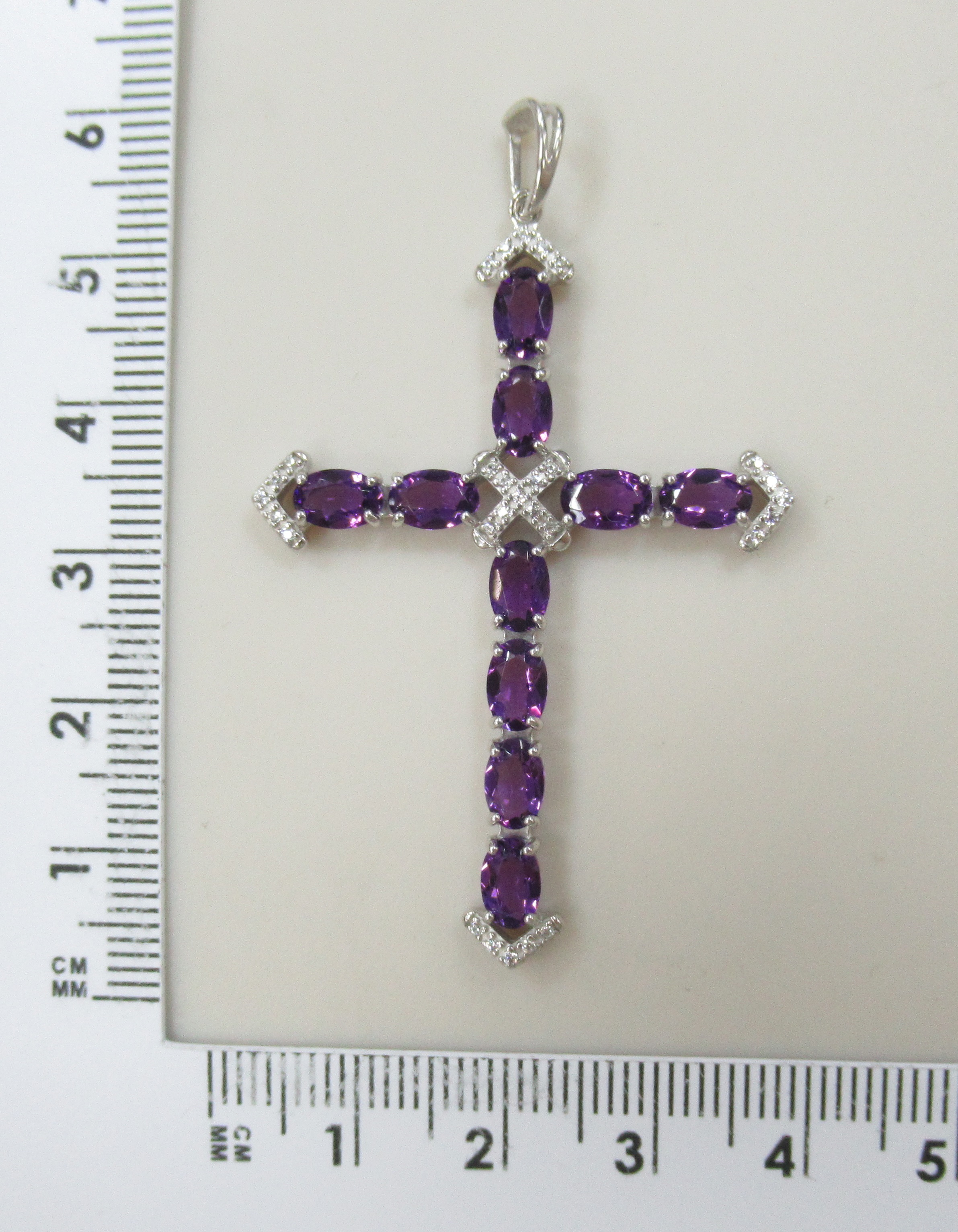 Серебряная подвеска-крест с аметистами